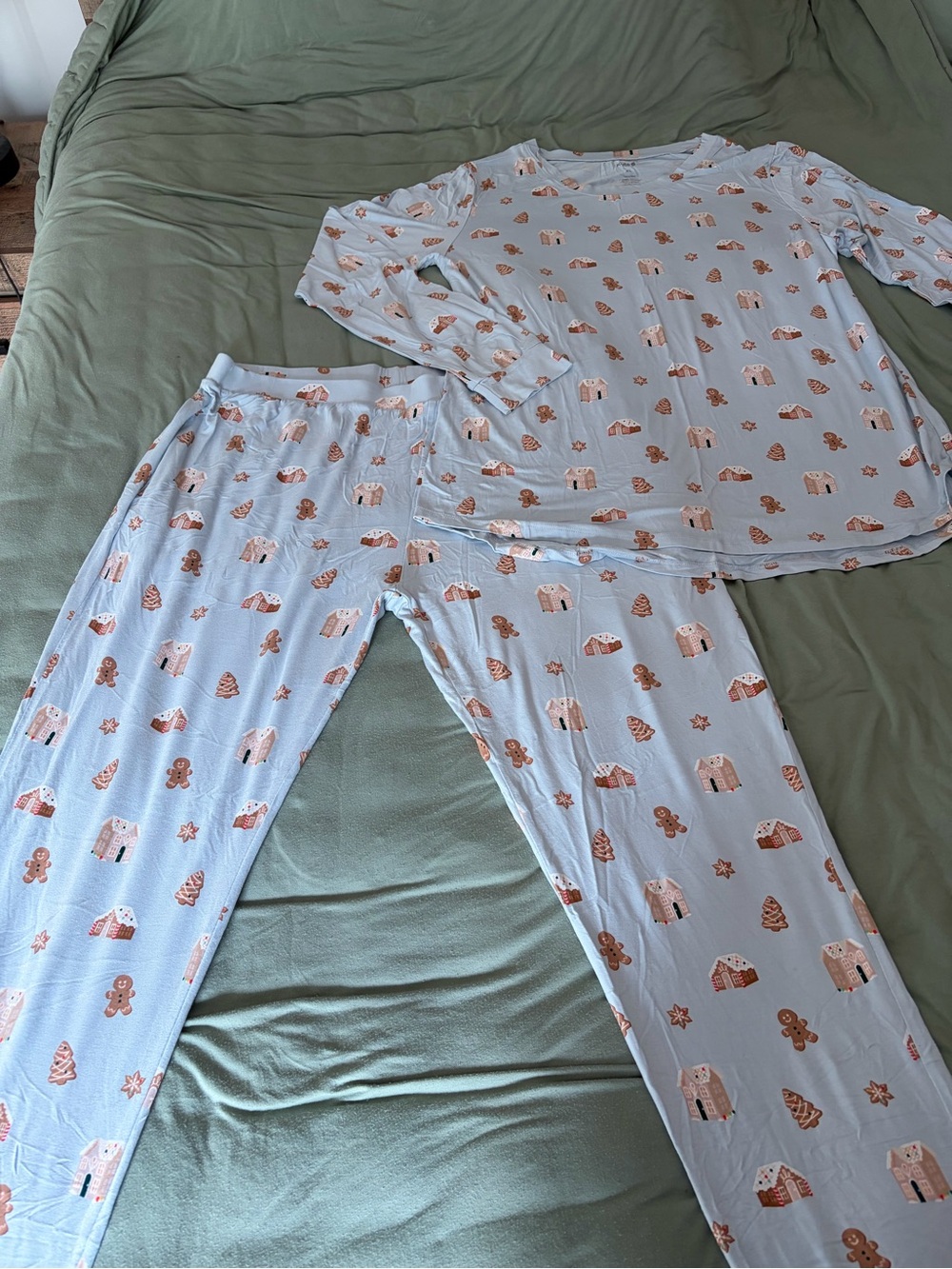 Kyte Baby Women’s Gingerbread Print Jogger Set